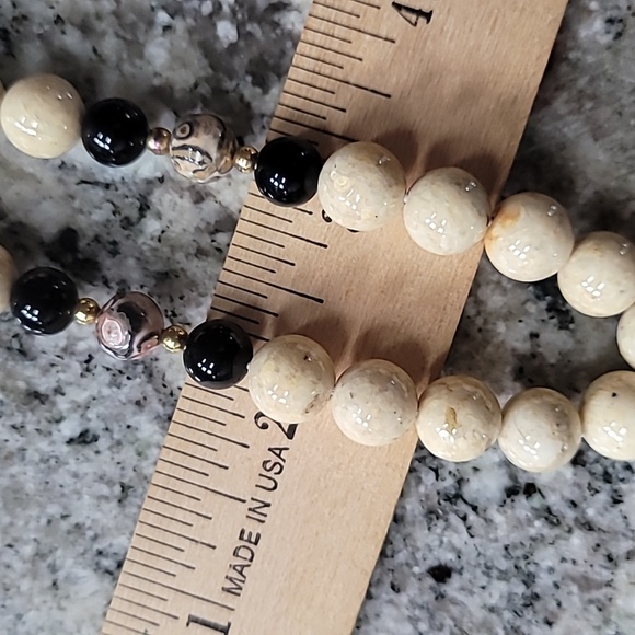 Quartz Animal Print Necklace - Picture 9 of 16